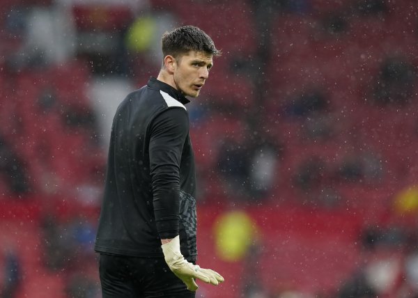 记者：纽卡和33岁守门员波普自动续约1年，他的合同将于2027年到期