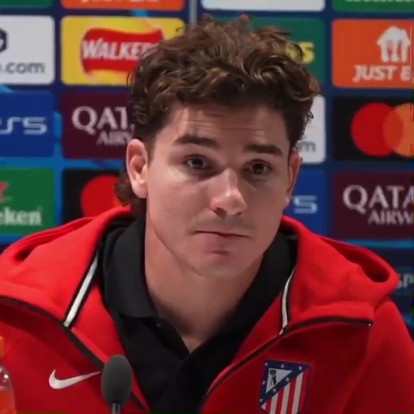 英语没还给老师！赛前发布会记者英文提问，小蜘蛛笑着表示听懂了