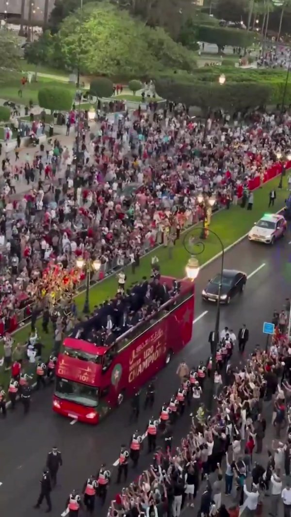 夺得世青赛第一名  ！摩洛哥队回国后举行了大巴巡游活动